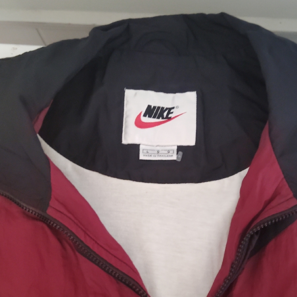 Nike Men's Black and Red Windbreaker